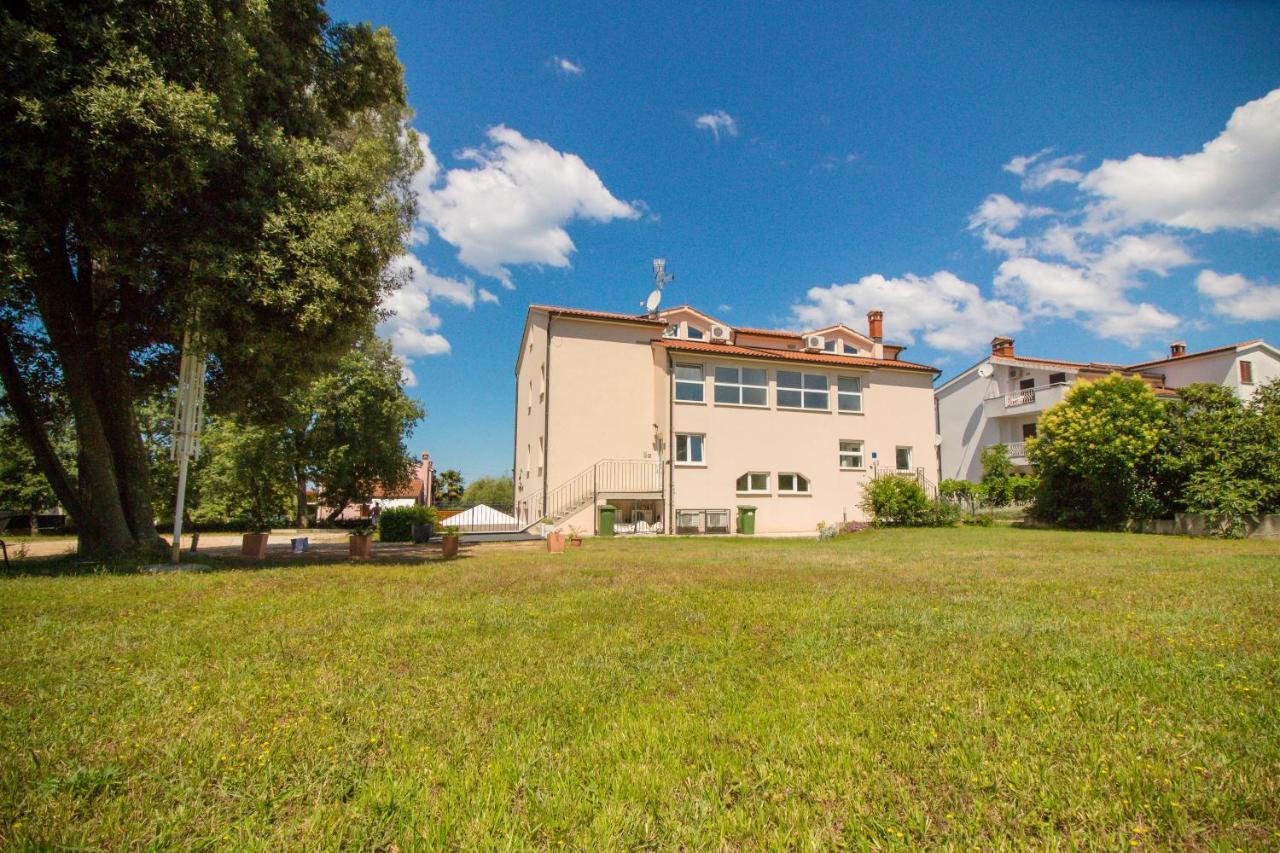 Fineda Grande Apartments Porec Luaran gambar